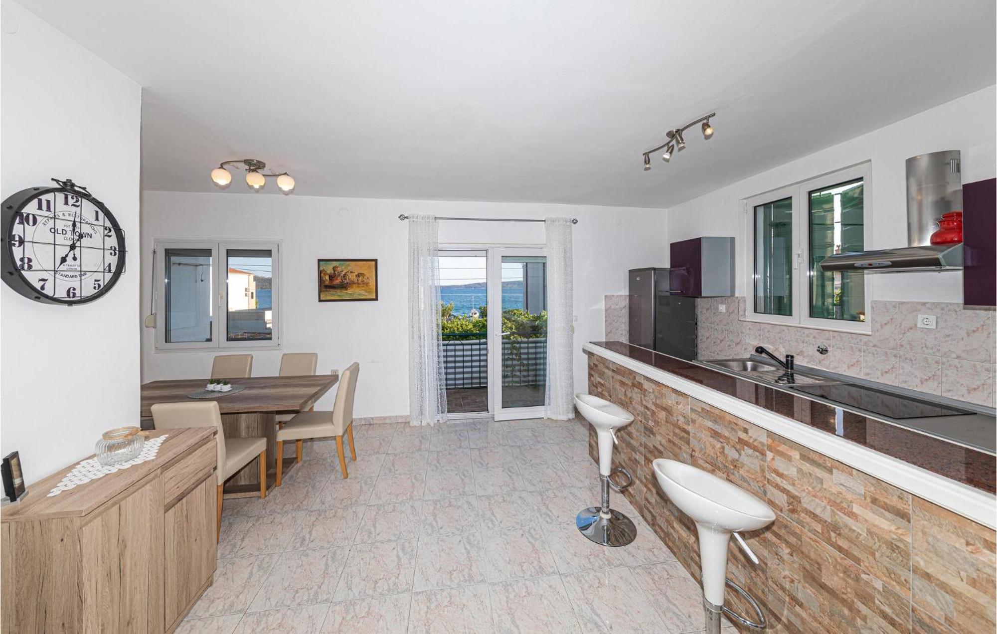 Lovely Apartment In Kastel Kambelovac With Wifi Каштела Экстерьер фото