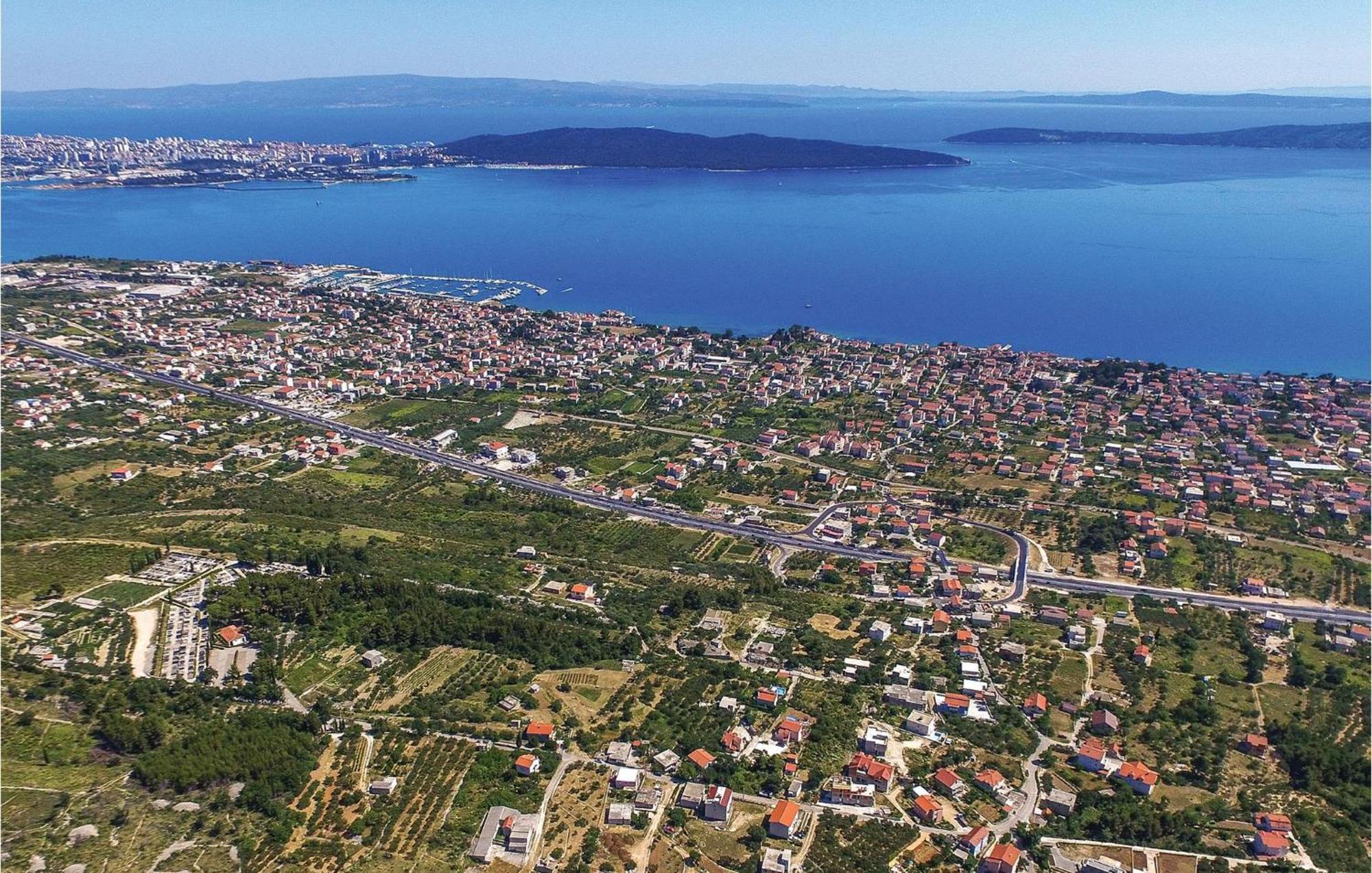 Lovely Apartment In Kastel Kambelovac With Wifi Каштела Экстерьер фото